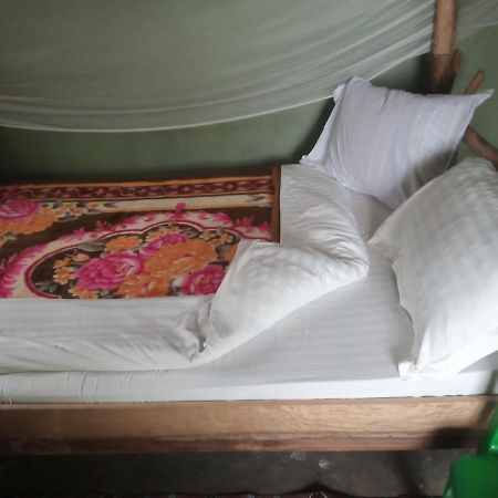 Lake Lyantonde Eco Campsite Original Fort Portal Zewnętrze zdjęcie